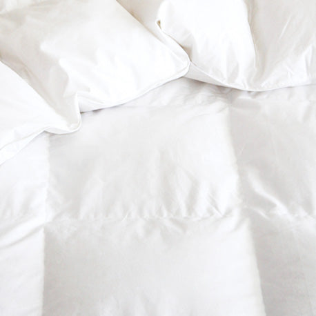 Mt. Sutton Duvet ◦ 50/50 Canadian White Duck Down and Feather  BY CUDDLE DOWN