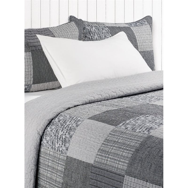 PEDRO GREY AND BLACK MODERN QUILT